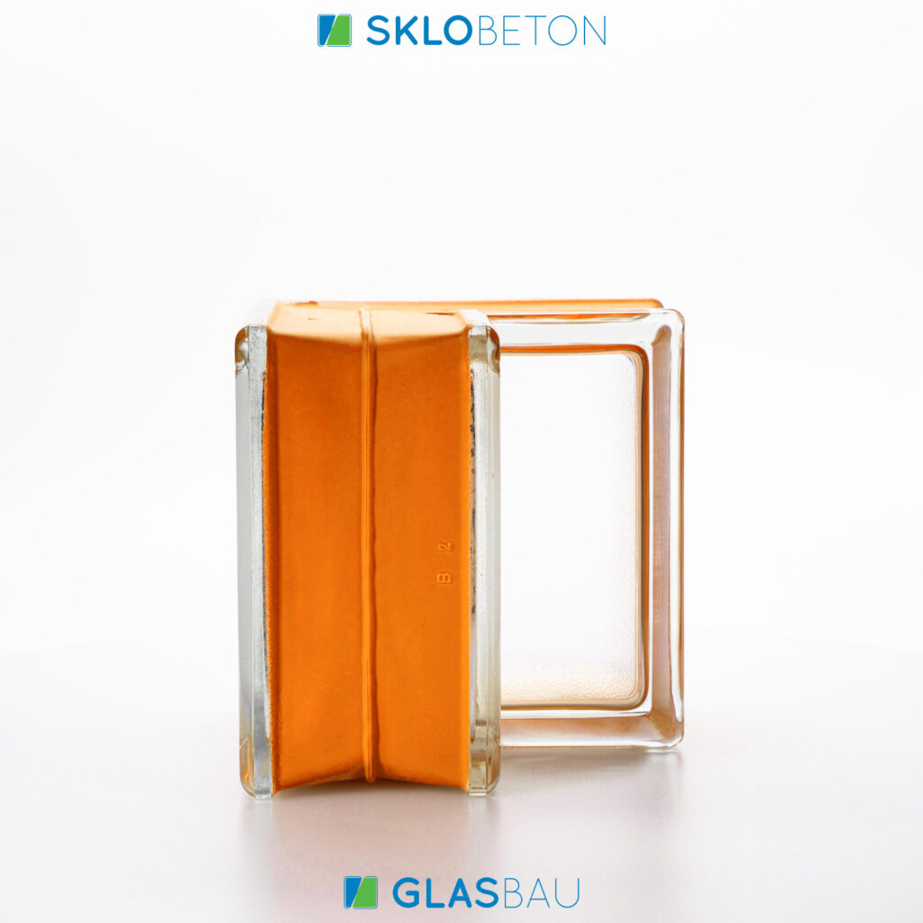 MG Mini Apricot Corner